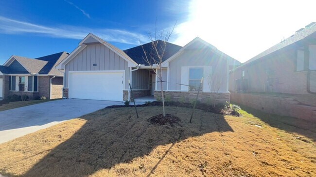 Foto del edificio - 3 Bedroom Home in Edmond