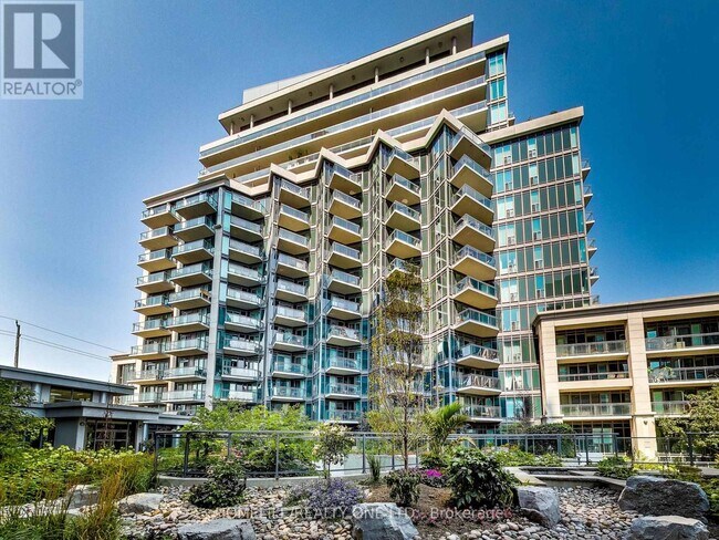 Photo du bâtiment - 2119 Lake Shore Blvd W