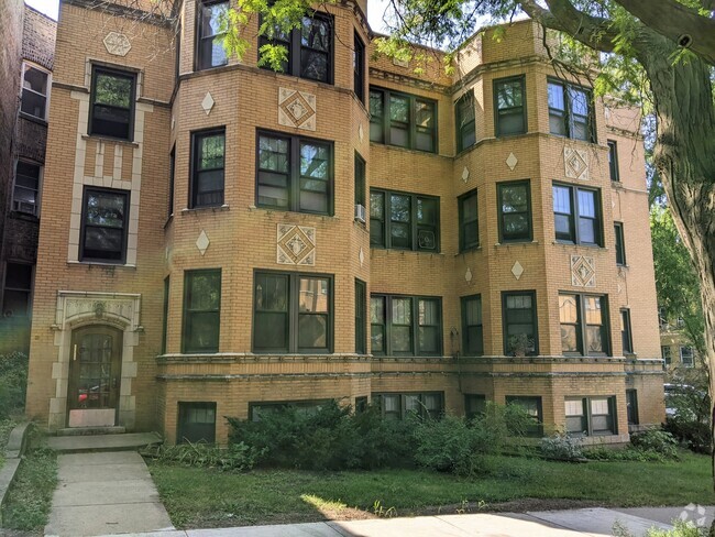 Building Photo - 6449 N Hoyne Ave