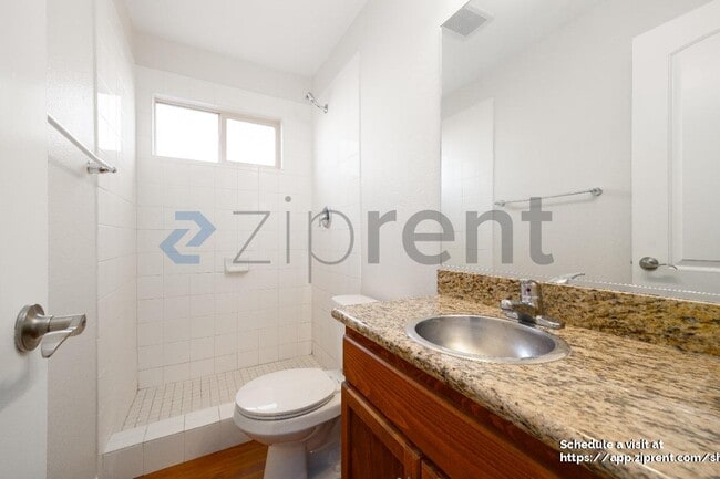 Building Photo - 490 Graves Ave