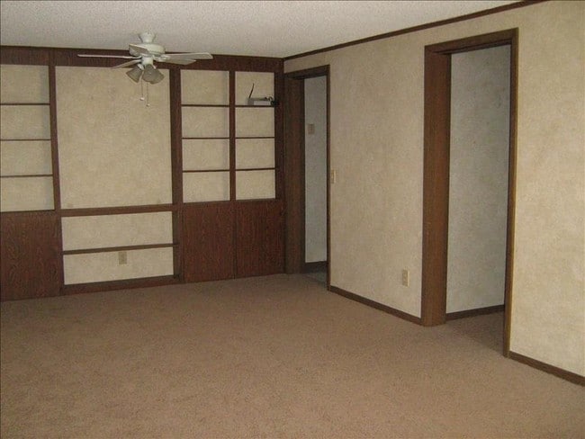 Living Room - Wood Valley Apartments
