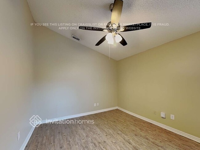 Foto del edificio - 1401 Brookebridge Dr