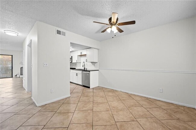 Foto del edificio - 579 Northridge Crossing Dr