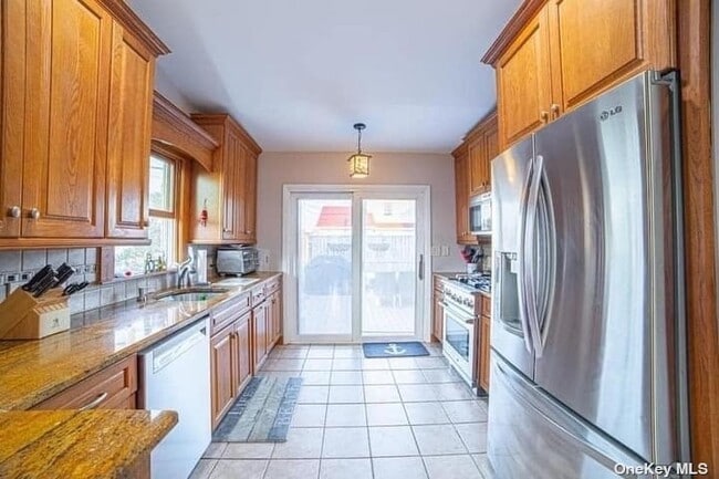 Building Photo - 908 Evergreen Walk
