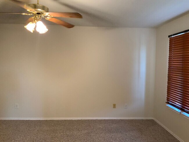 Building Photo - 5804 Chuckwagon Cir
