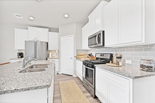 Building Photo - 16223 Neff Park Dr