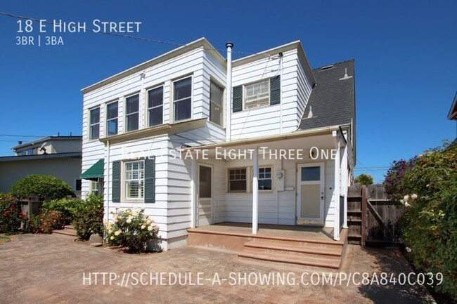 Building Photo - Colonial Style Watsonville Home