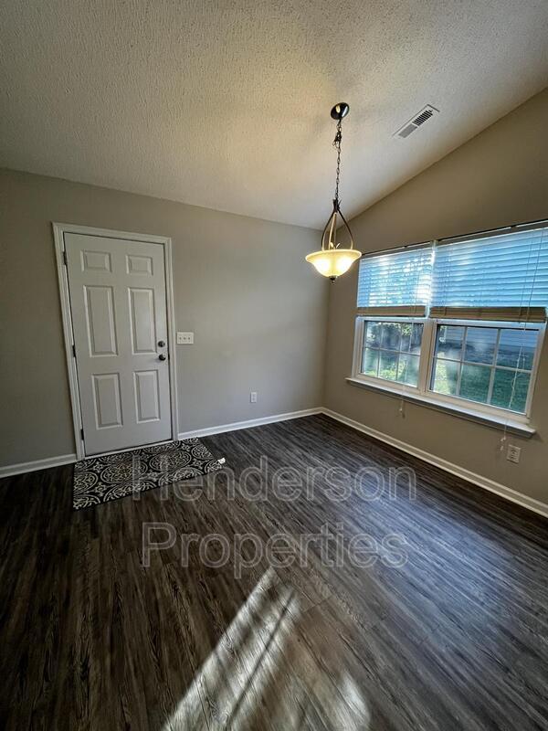 Building Photo - 4004 Shadow Pines Cir