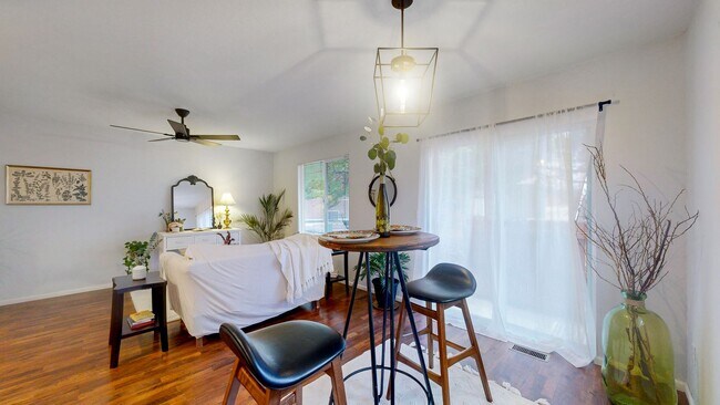 Foto del edificio - Beautiful 3-Bed, 2.5-Bath Home in South FoCo!