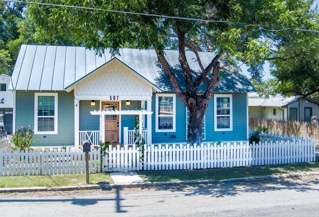 Building Photo - 507 High St