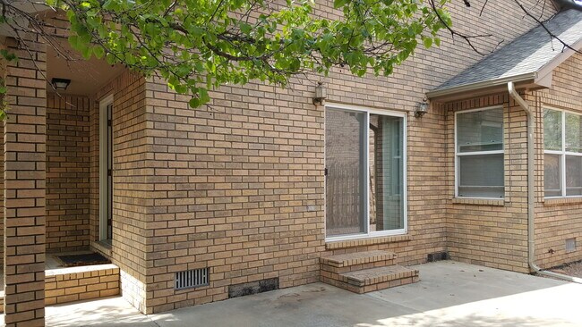 Foto del edificio - 2401/2403 N 10th St
