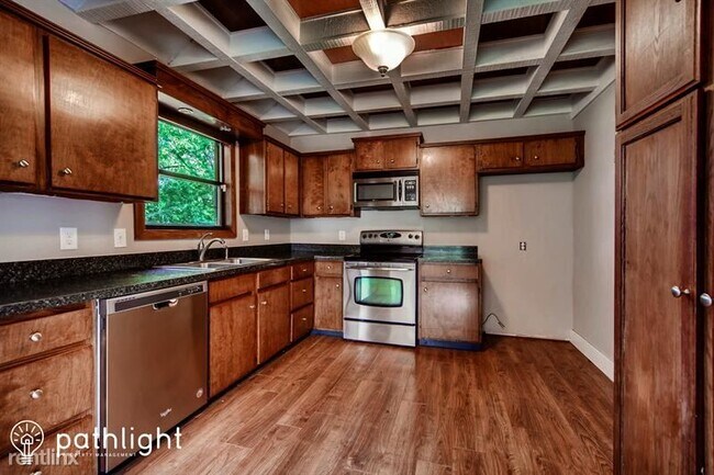 Foto del edificio - 4 br, 3 bath House - 8942 Western Pines Dr...