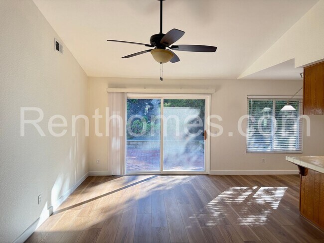 Foto del edificio - 10807 Woodstream Point