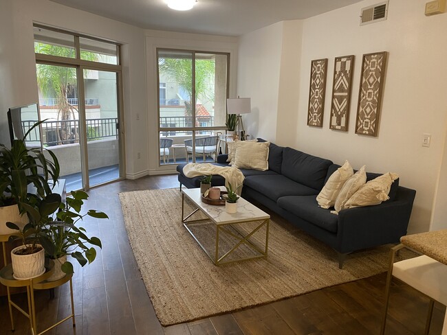 Building Photo - 1501 Front St