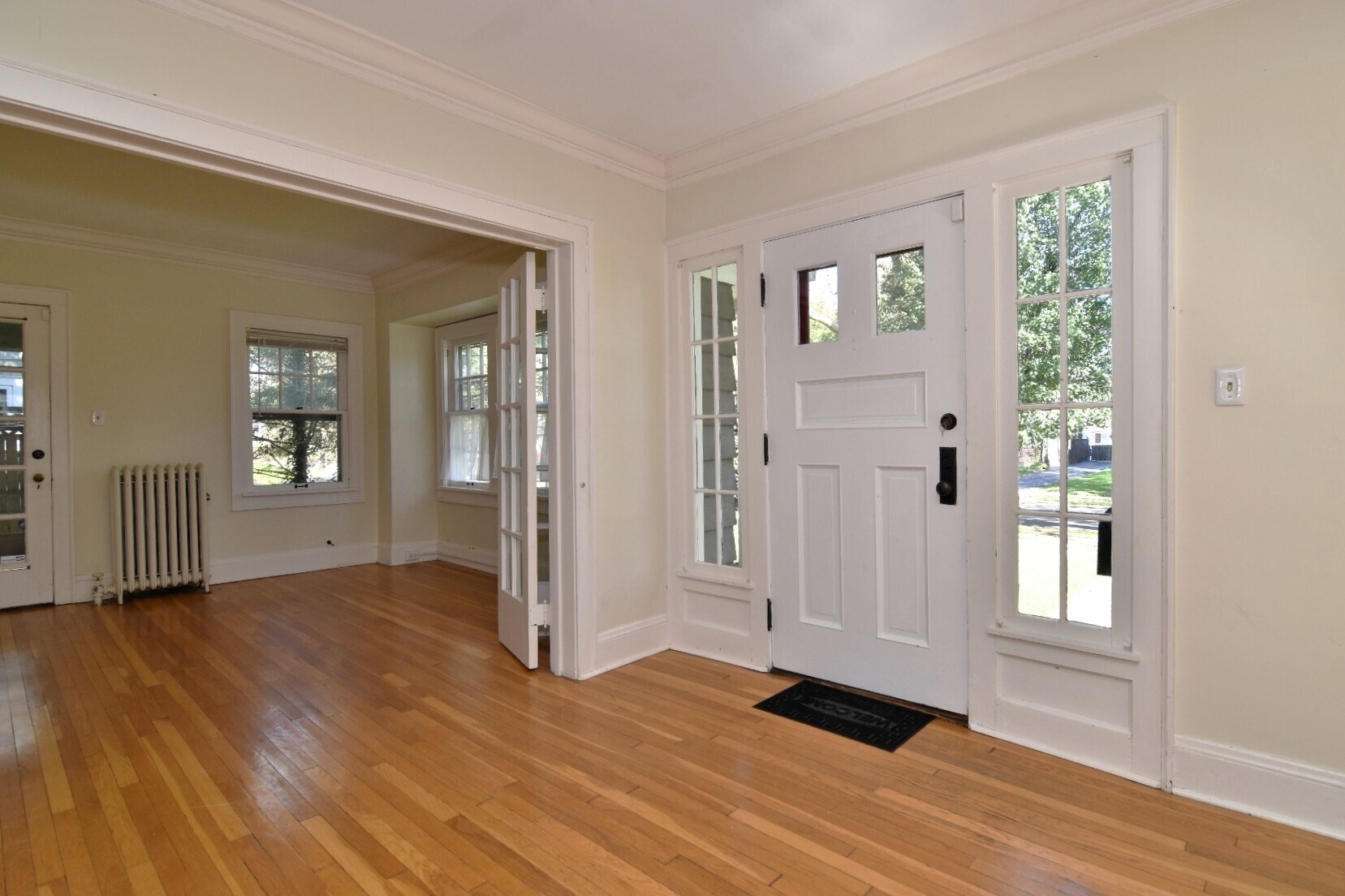 3180 Chadbourne Rd Shaker Heights, OH 44120 – photo 2