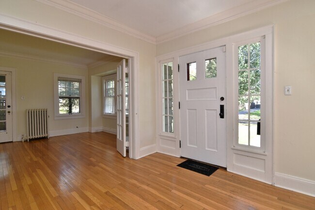 Entrada - 3180 Chadbourne Rd