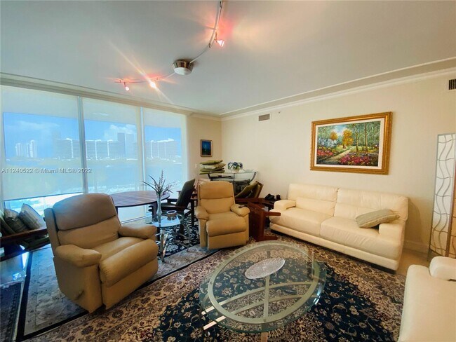 Foto del edificio - 3301 NE 183rd St