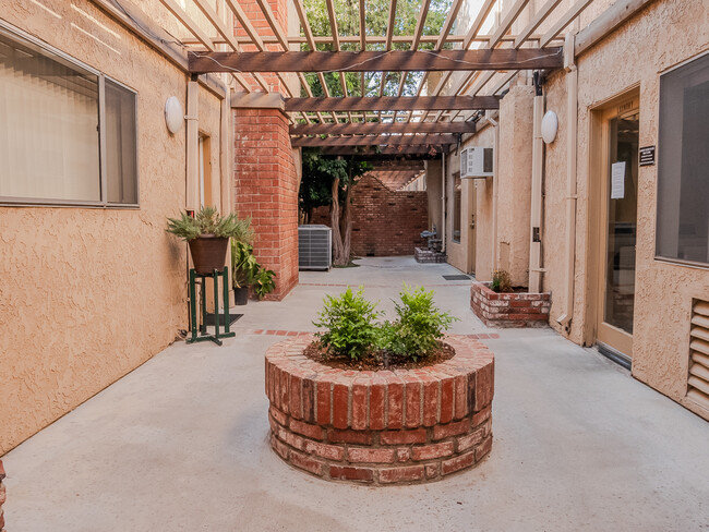 Inside Building Entrance - Cameo Somerset Apartments