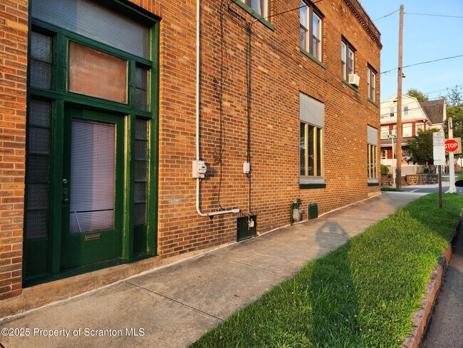 Foto del edificio - 580 E Main St