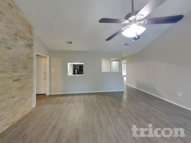 Foto del edificio - 7118 Foxway Ln