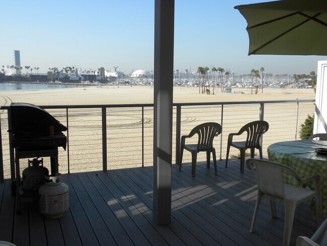 Foto del edificio - 1040 E Ocean Blvd