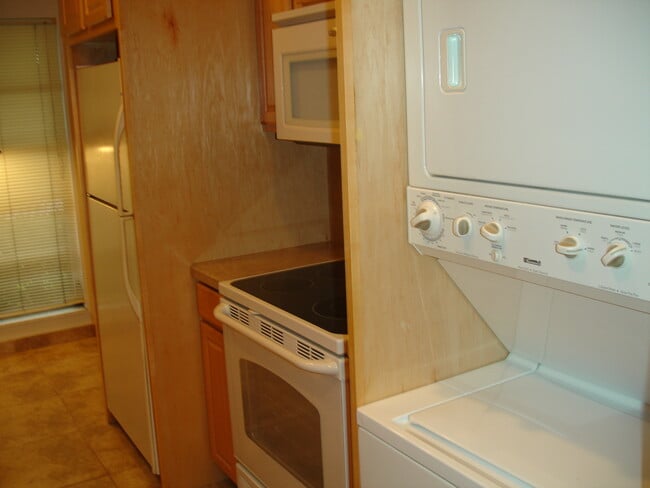 Building Photo - 2381 Papaya Dr