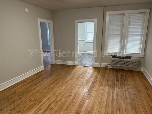 Foto del edificio - 2400 Barton Ave