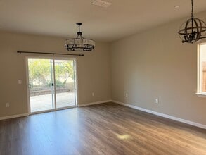 Building Photo - 5550 Hanover Ct