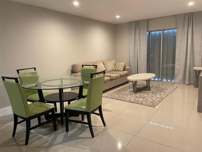 Foto del edificio - 15201 NE 6th Ave