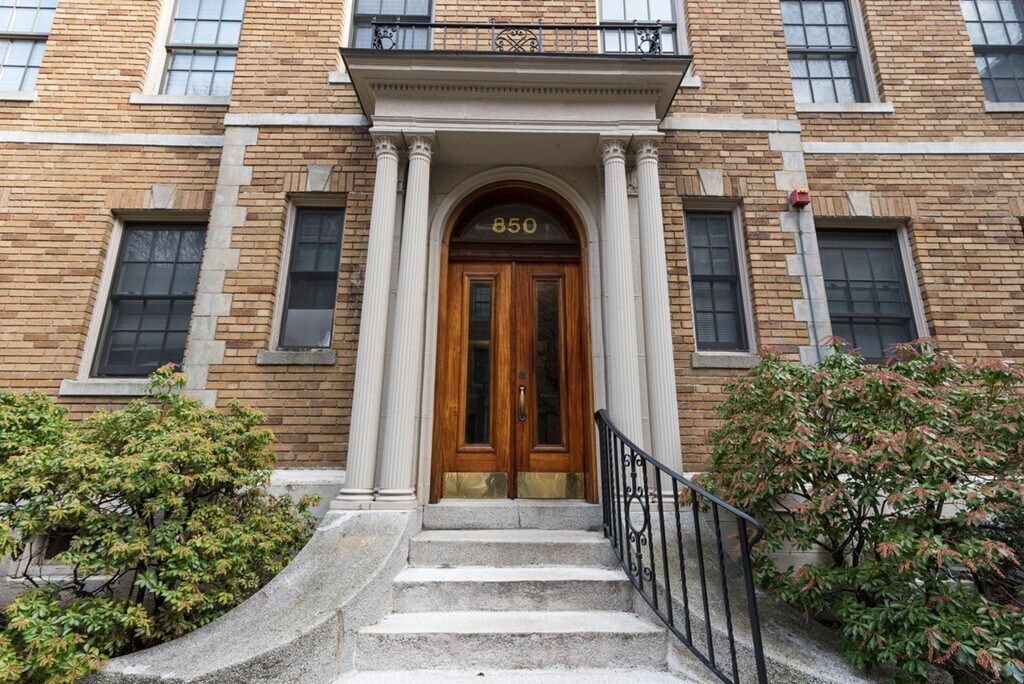 Primary Photo - 850 Massachusetts Ave