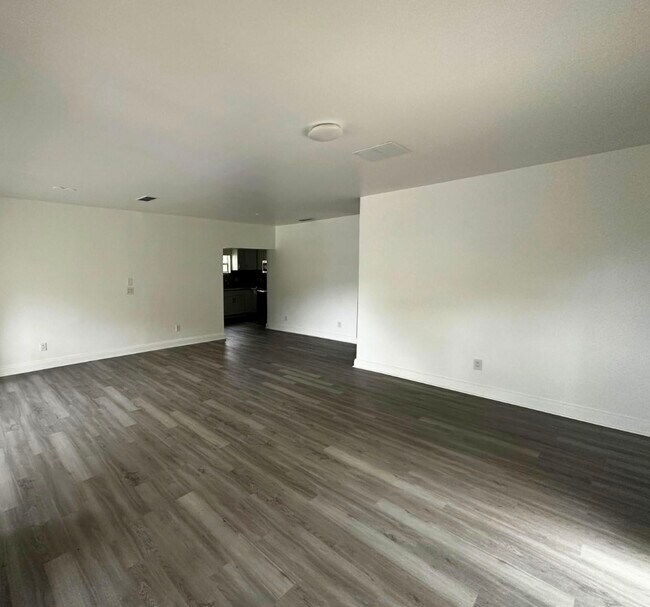 Foto del edificio - 1645 NE 175th St