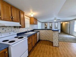 Building Photo - 560 Meridian