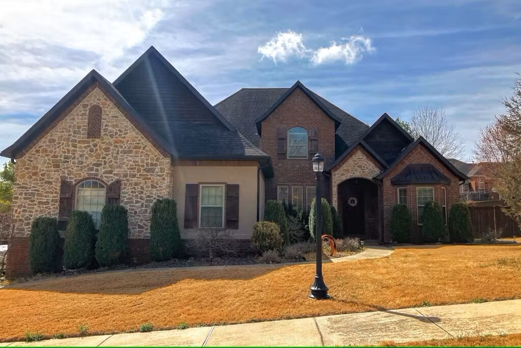 Primary Photo - 1701 NW Autumn Ave