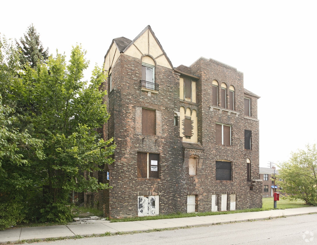 2405 Ewald Cir, Detroit, MI 48238 Apartments in Detroit, MI