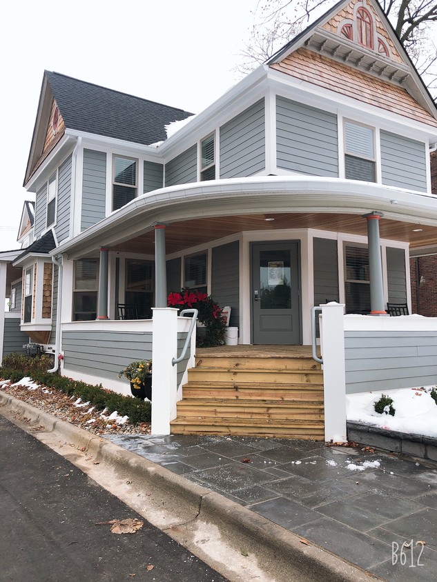 Primary Photo - 332 E Main St
