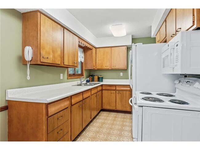 Foto del edificio - Classic, charming character *3Bd*2Bath*1 Den 1584 SqFt in New Hope Avail May 1!