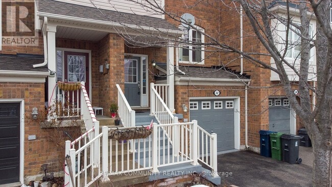 Photo du bâtiment - 32 Red Fox Pl