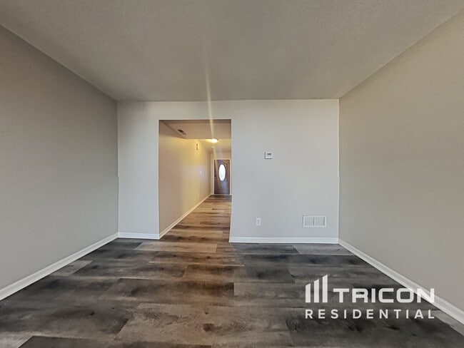 Building Photo - 3254 Blue Ash Ln