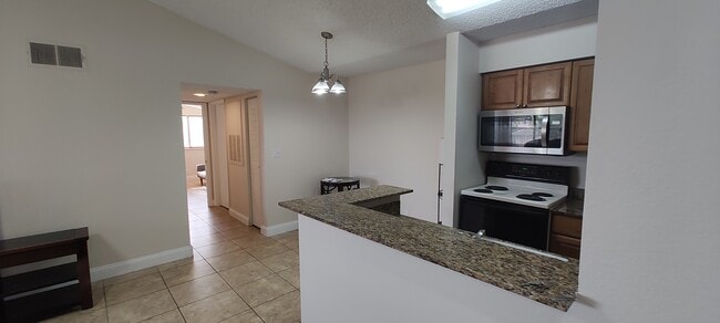 Building Photo - 2846 S University Dr