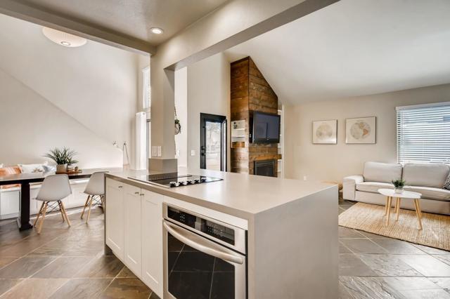 Foto del edificio - 536 Via De La Valle