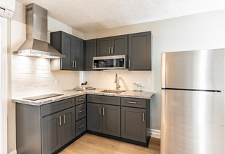 Interior Photo - Riverwalk 803