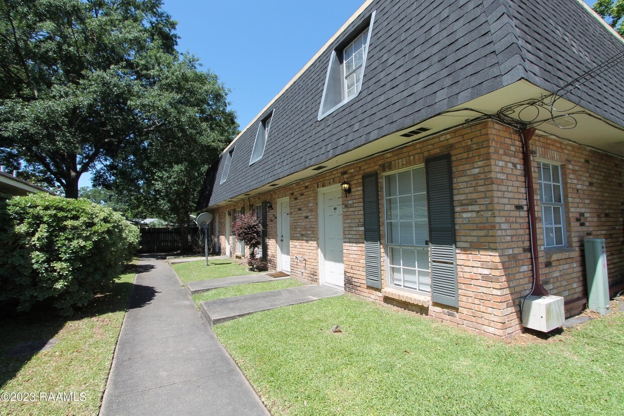 204 Wilkie St, Lafayette, LA 70506 Townhome Rentals in Lafayette LA