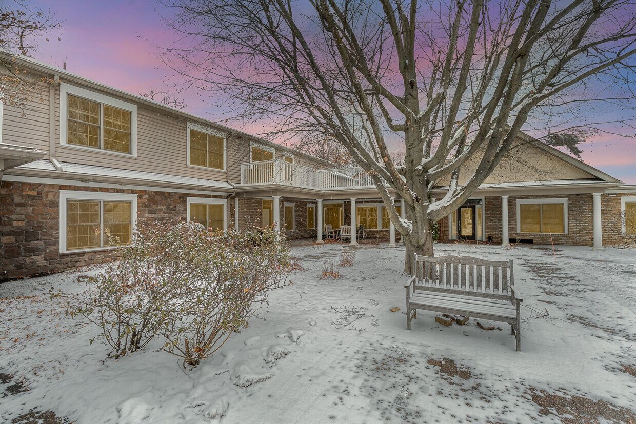 Primary Photo - Introducing a charming 2-bedroom, 2.5-bath...