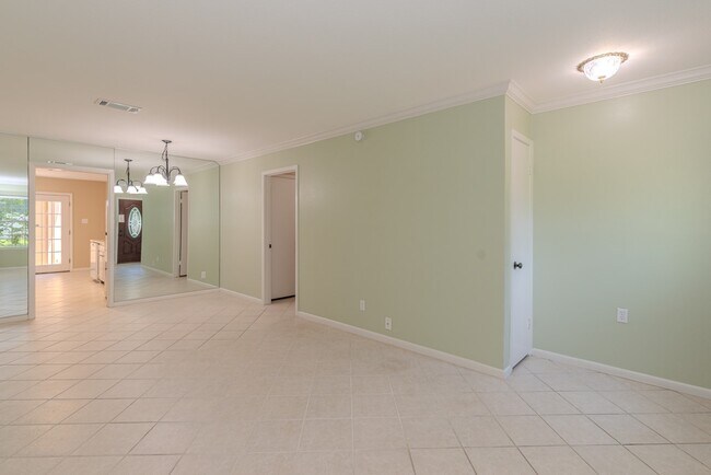 Foto del edificio - 495 Longmeadow Dr