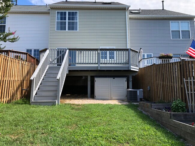 parte trasera de la casa - 752 Howards Loop