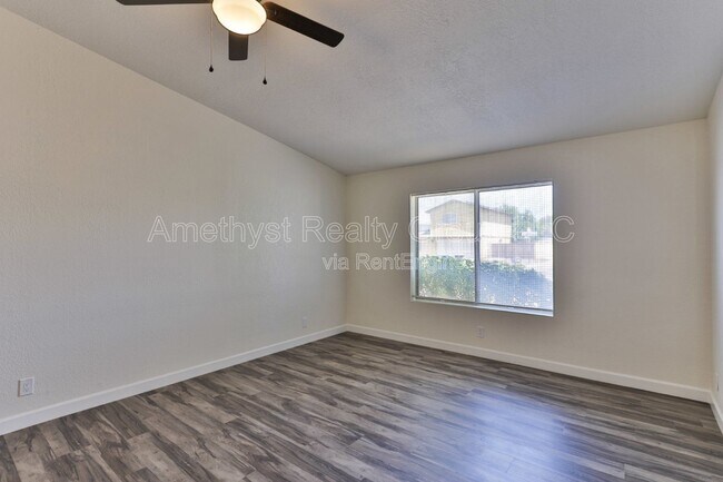 Foto del edificio - 4419 W Shaw Butte Dr
