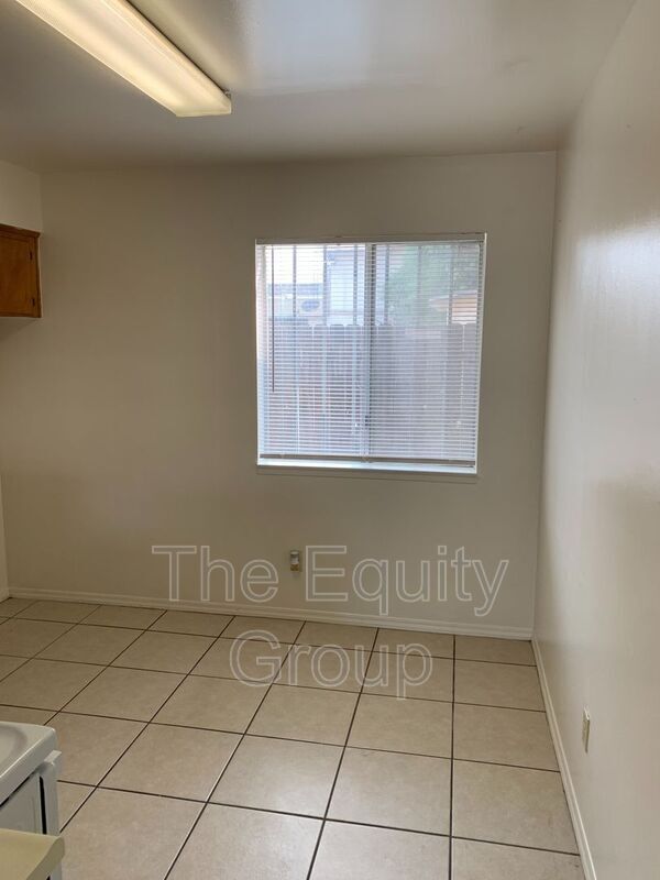 514 S Bridge St Unit B, Visalia, CA 93277 Condo for Rent in Visalia