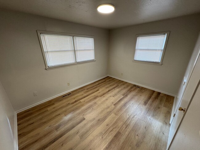 Foto del edificio - $995 - 3 bed 1 bath - Single Family Home