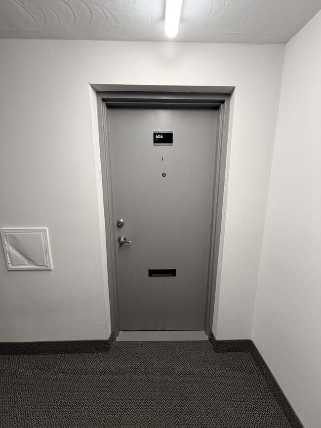 Building Photo - 20 Bradmon Dr