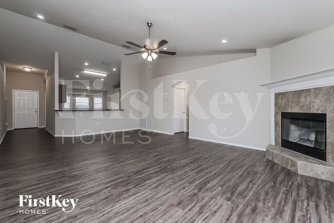 Building Photo - 6531 Evergreen Park Dr
